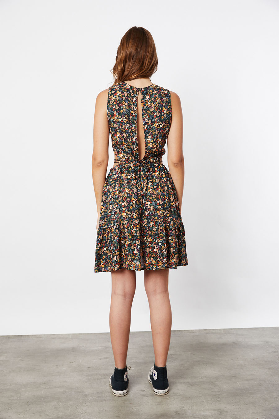 johnlcook_vestido-cutout-kinser_15-22-2024__picture-16615