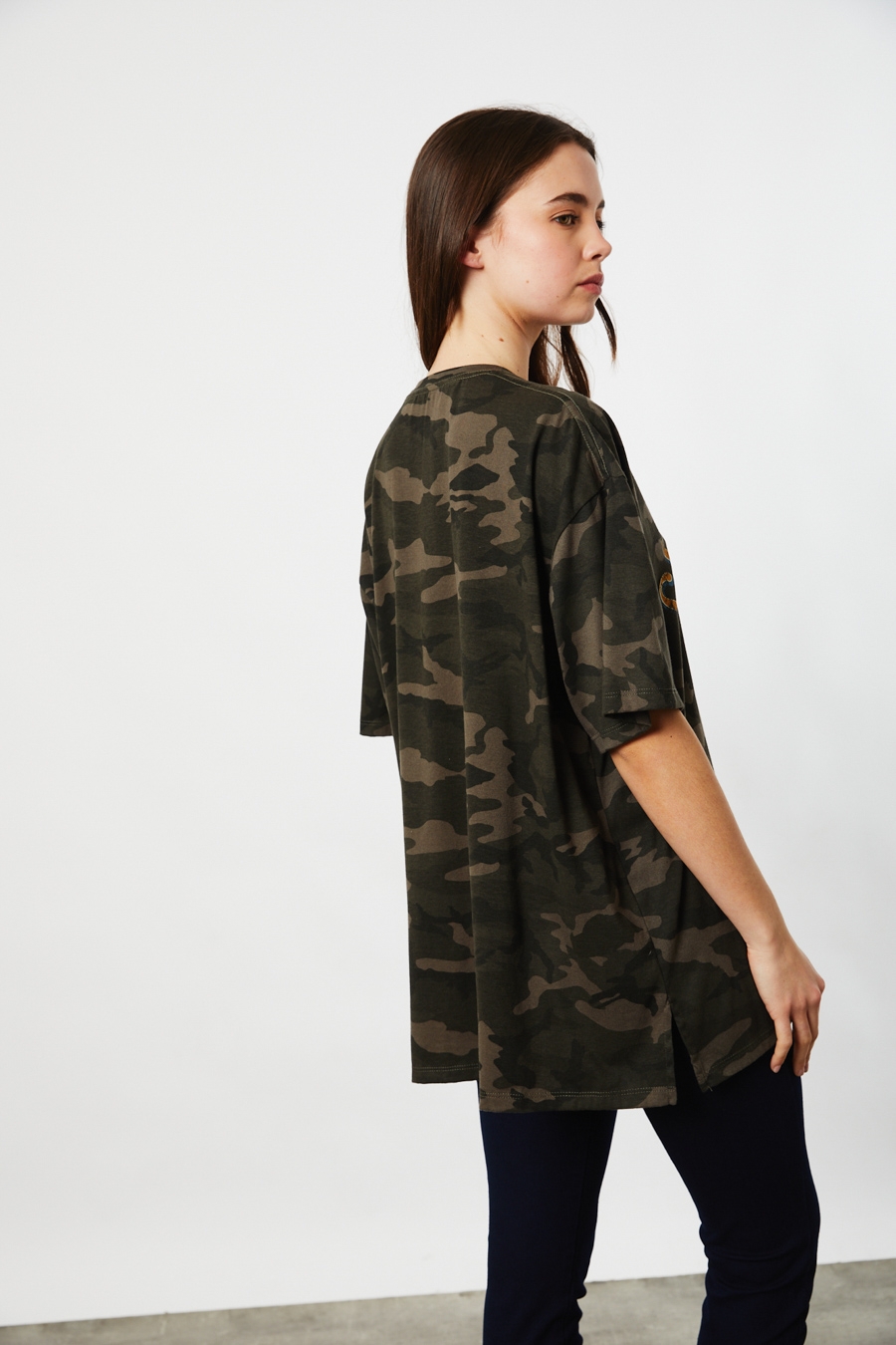 johnlcook_remera-one-size-camo_44-27-2024__picture-17558